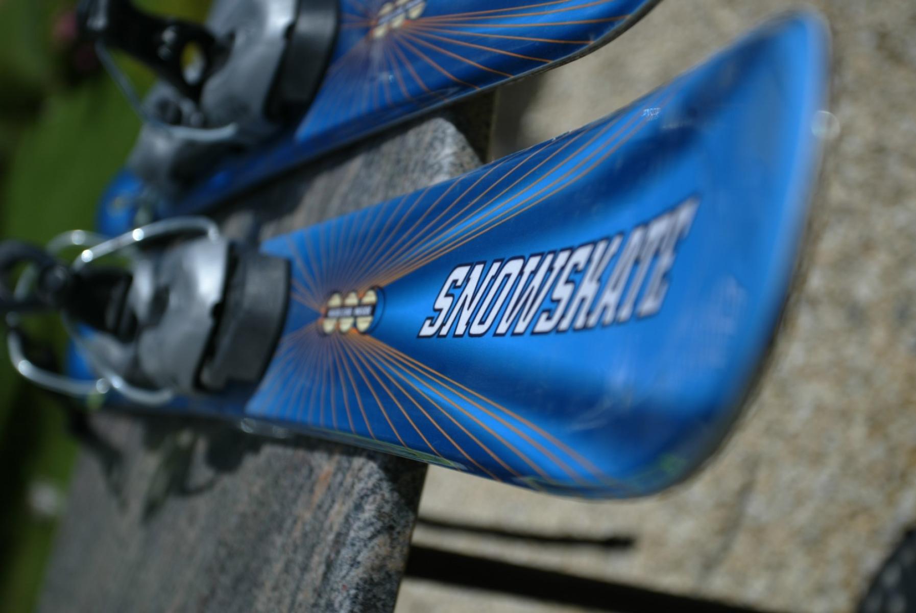 Snowskates Kurzschi 99cm mit Bindung, € 59,- (8130 Frohnleiten)